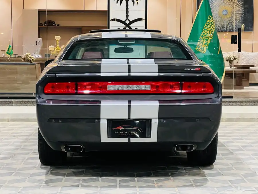 دودج تشالنجر 2013 SRT 6 4 سعودى بحاله ممتازه 3