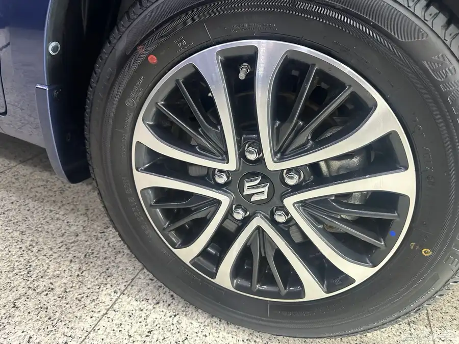 سوزوكي إرتيجا GLX 2024 ( جديدة ) 4