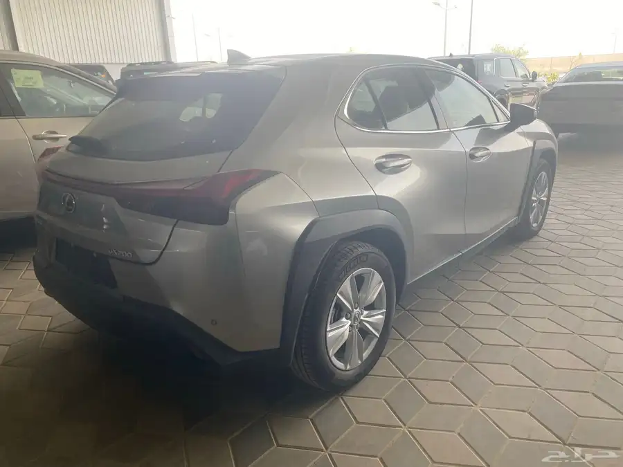 لكزس UX200 استندر خليجي 2023 16
