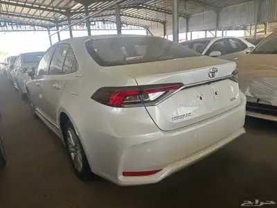 كورولا جنوط مطور XLi 2.0 اللون ابيض موديل 2024 3