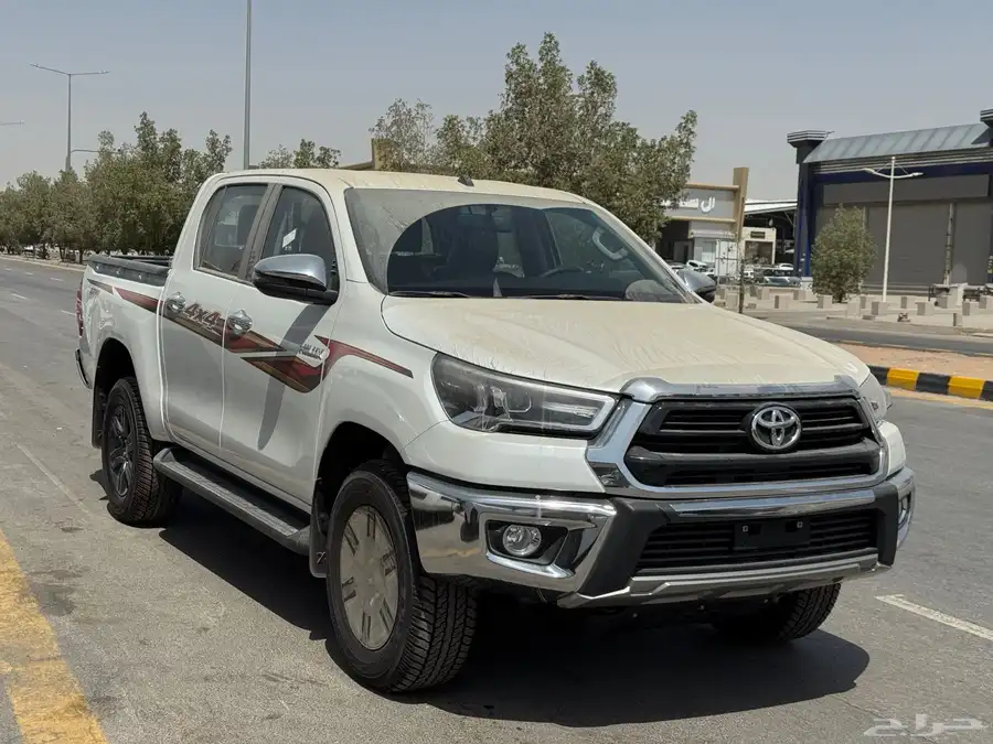 هايلوكس 2025 بريمي GLXS بنزين توماتيك 2