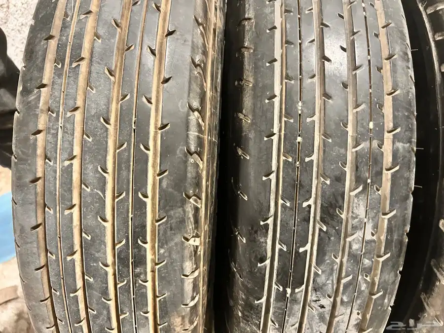 جنوط شنبر شاص مع كفرات دنلوب رملي مقاس 225 95 16 6