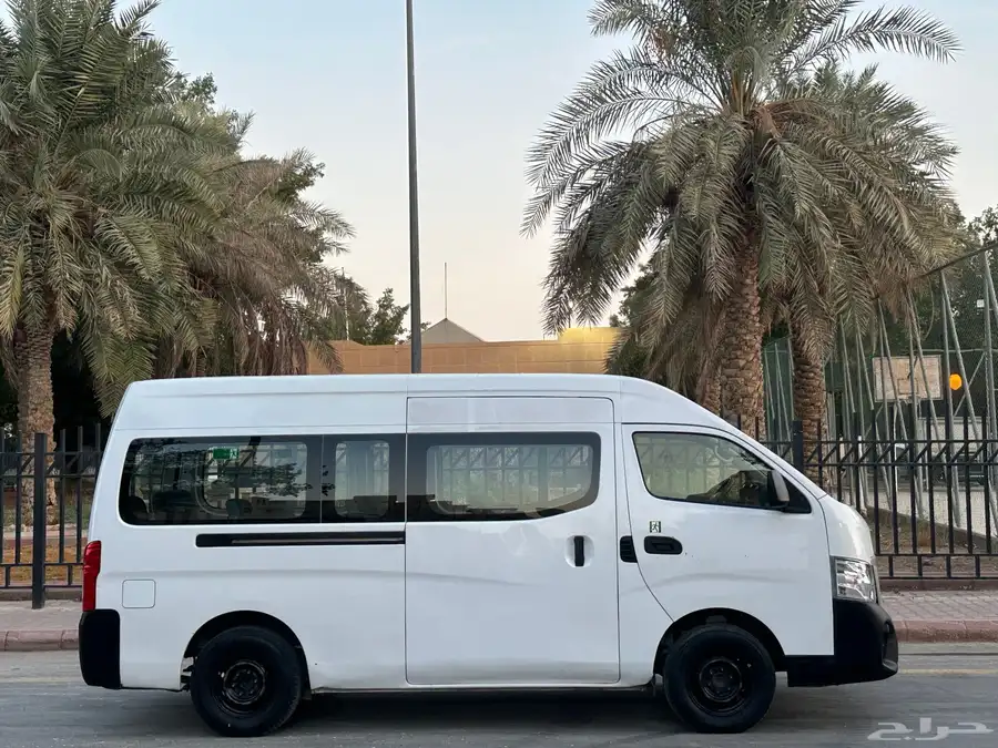 نيسان باص ركاب موديل 2019 سعودي قير عادي ديزل 3