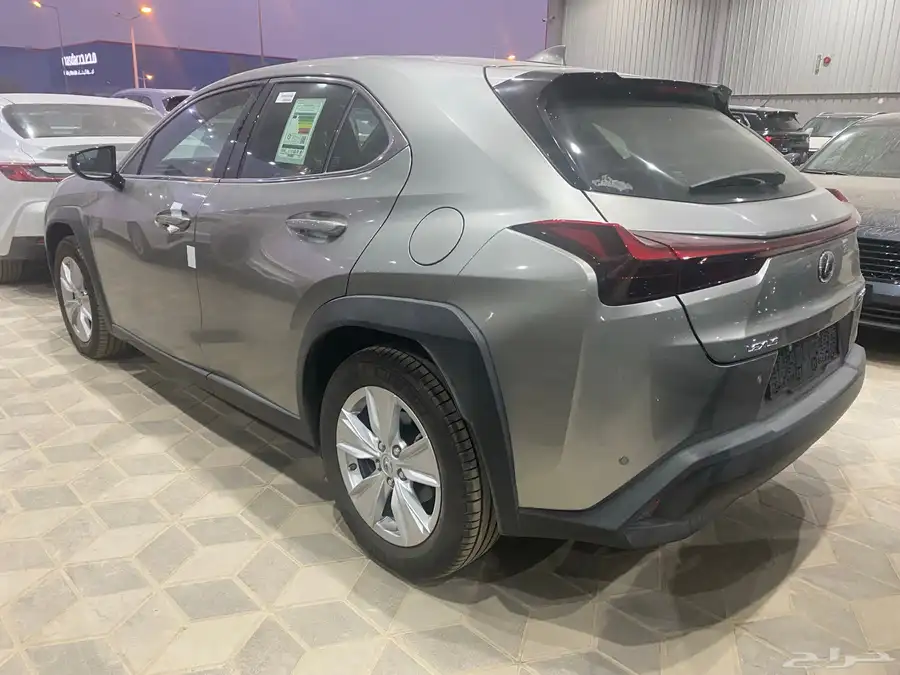 لكزس UX200 استندر خليجي 2023 3