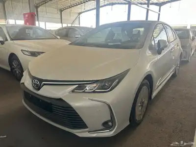 كورولا جنوط مطور XLi 2.0 اللون ابيض موديل 2024 1