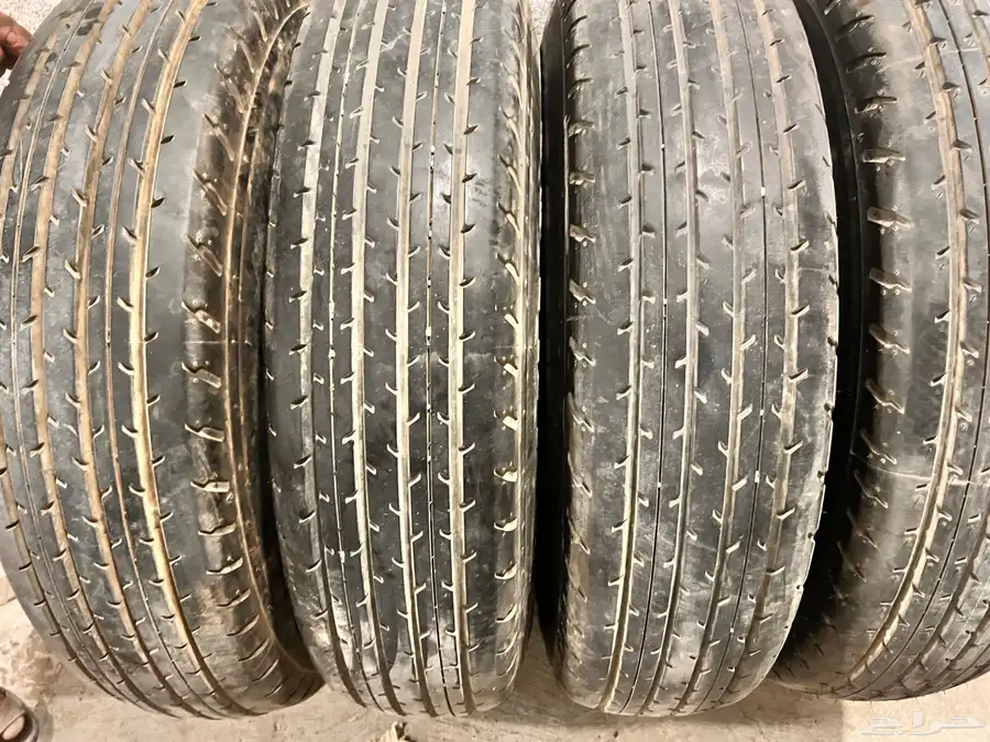 جنوط شنبر شاص مع كفرات دنلوب رملي مقاس 225 95 16 3
