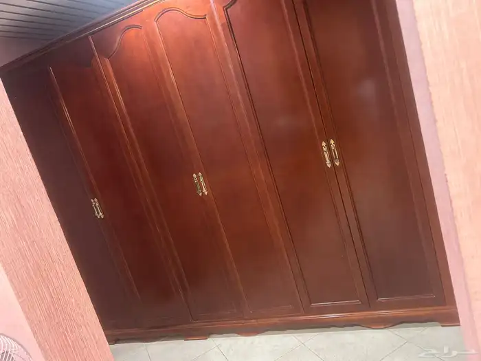اثاث للبيع من أسرة مكاتب كنبات 21