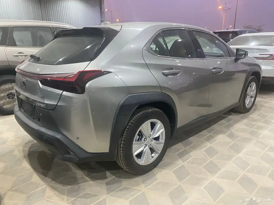 لكزس UX200 استندر خليجي 2023 2