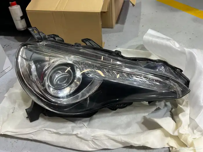 شمعة GT86 مستعملة نظيفة - جهة الراكب يمين 0