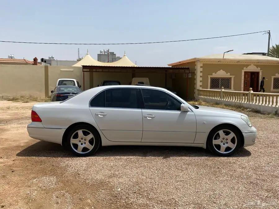لكزس 2001 10