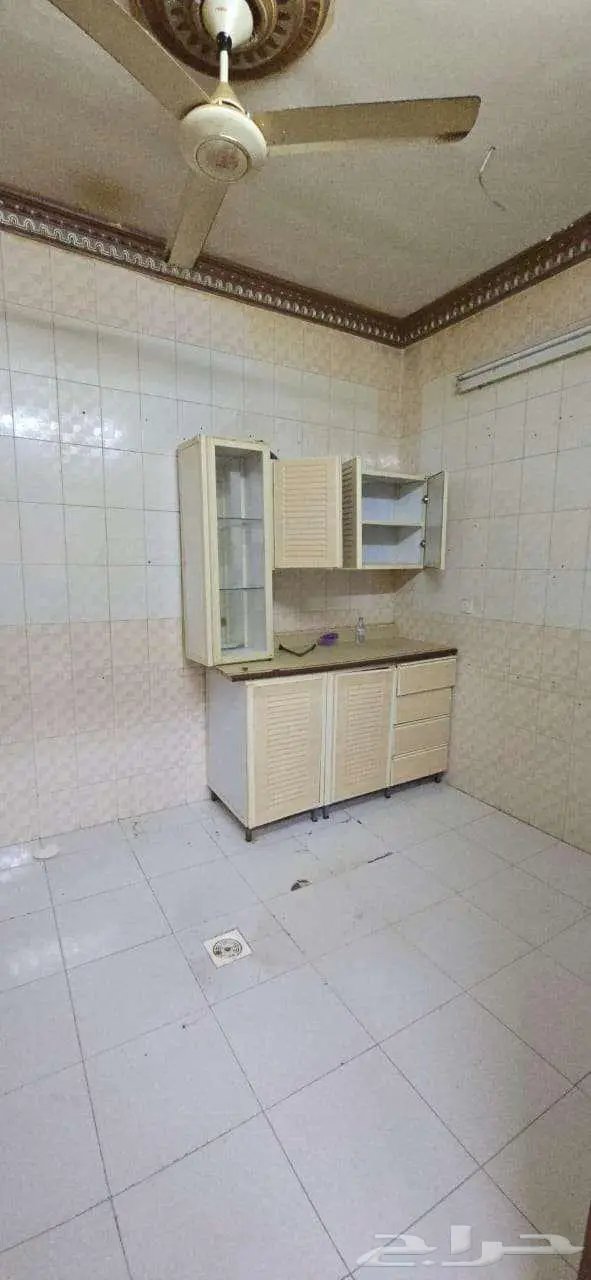 شقة 3 غرف للايجار بحي الخضراء 3