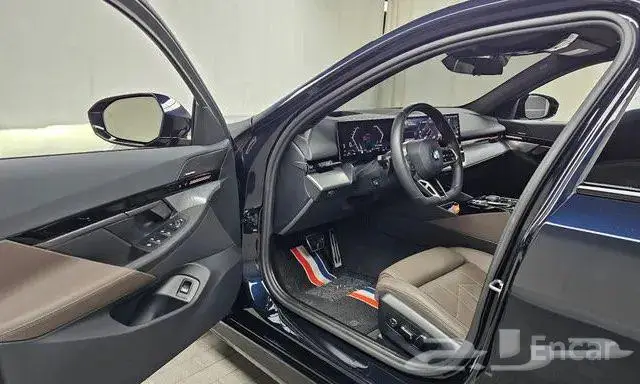 بي ام دبليو 520i موديل 2024 6