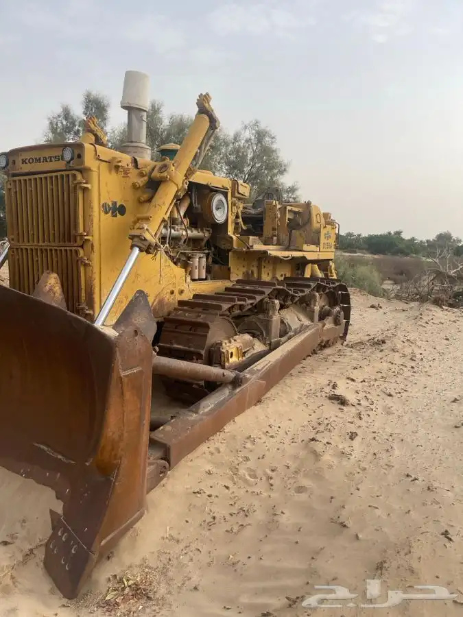 بلدوزر كماتسو حجم d155a 1