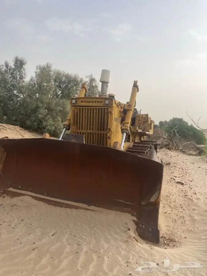 بلدوزر كماتسو حجم d155a 0