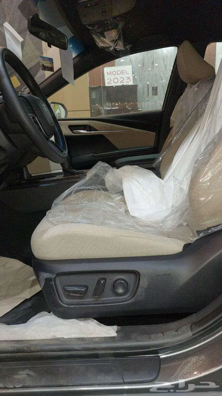 كامري هايبرد E سعودي 2025 رمادي 2