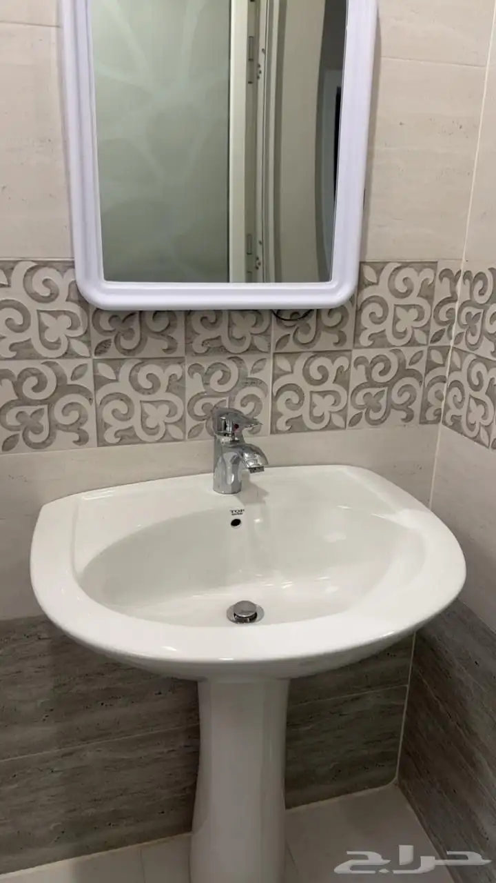 خمس مغاسل مع امريتها الحبه 50 0