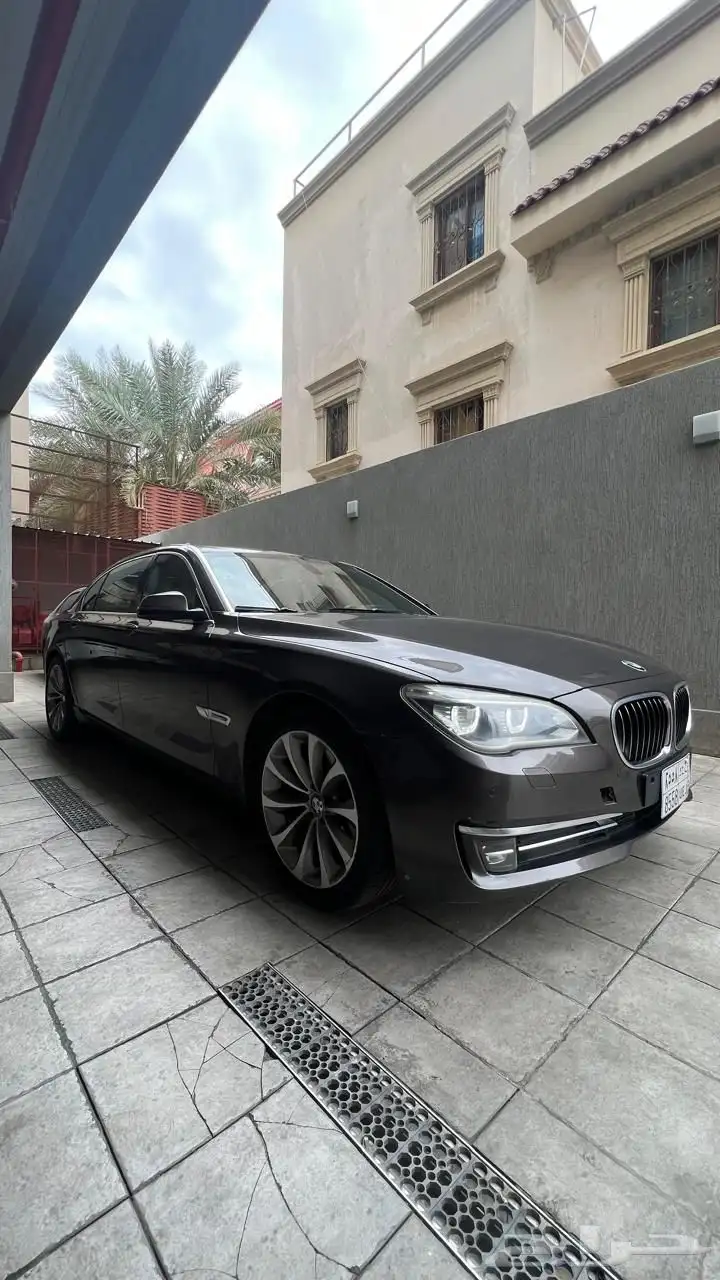 بي ام دبليو 740 موديل 2015 0