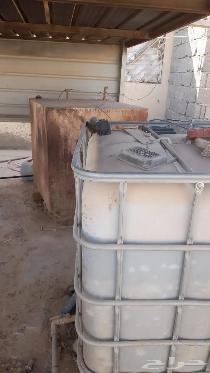معدات محل مغسلة ملابس و بولر ديزل ونشاف للبيع نظيفه 4