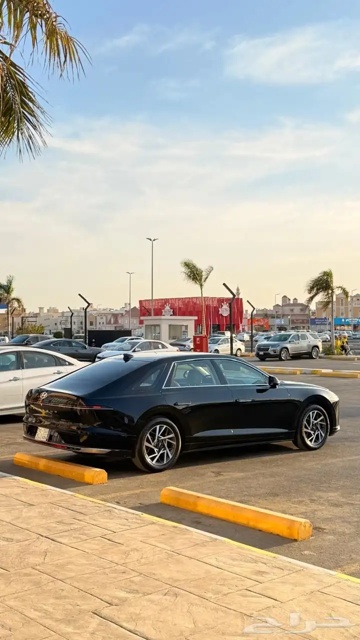 ازيرا 2023( بنزين) فل اوبشن شبه اصفار بحاله الوكالة 5
