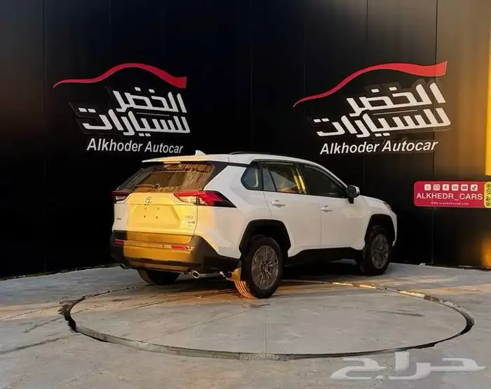 تويوتا رافور نص فل 2025 لدى شركة عبدالمجيد الخضر 4