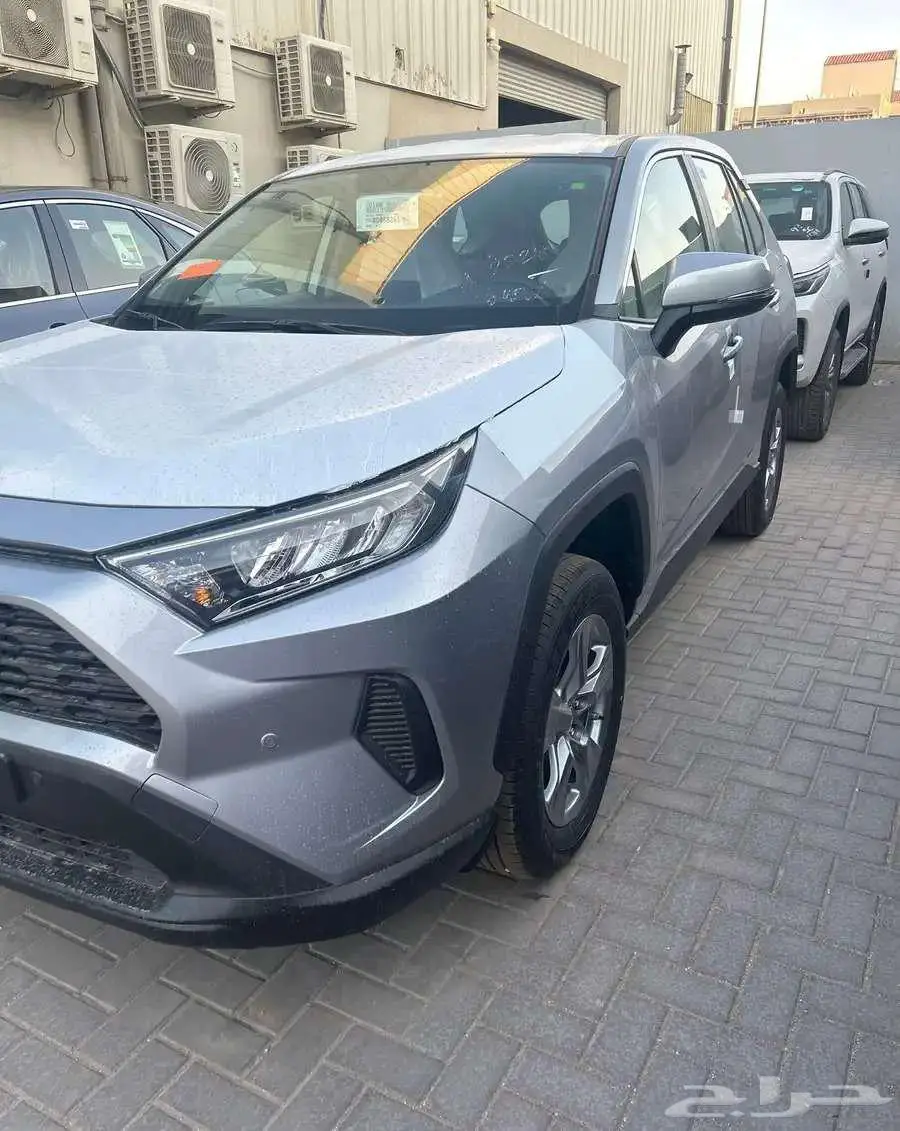 تويوتا راف فور LE بنزين دفع رباعي 2025 اصفار 17