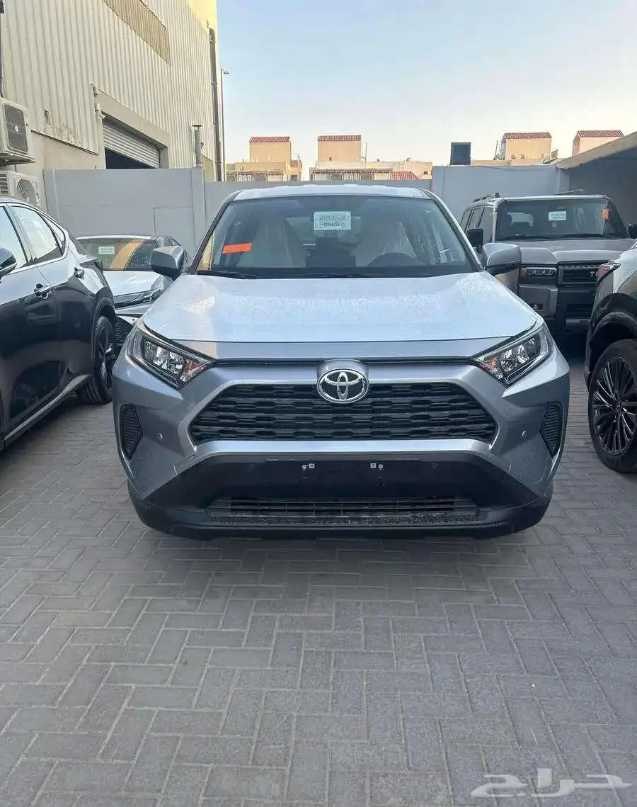 تويوتا راف فور LE بنزين دفع رباعي 2025 اصفار 6