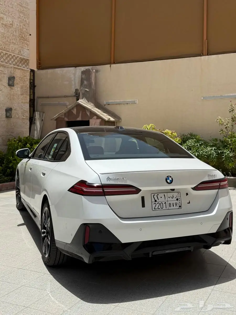 BMW 520 عداد 11 الف موديل 2024 kit M 2