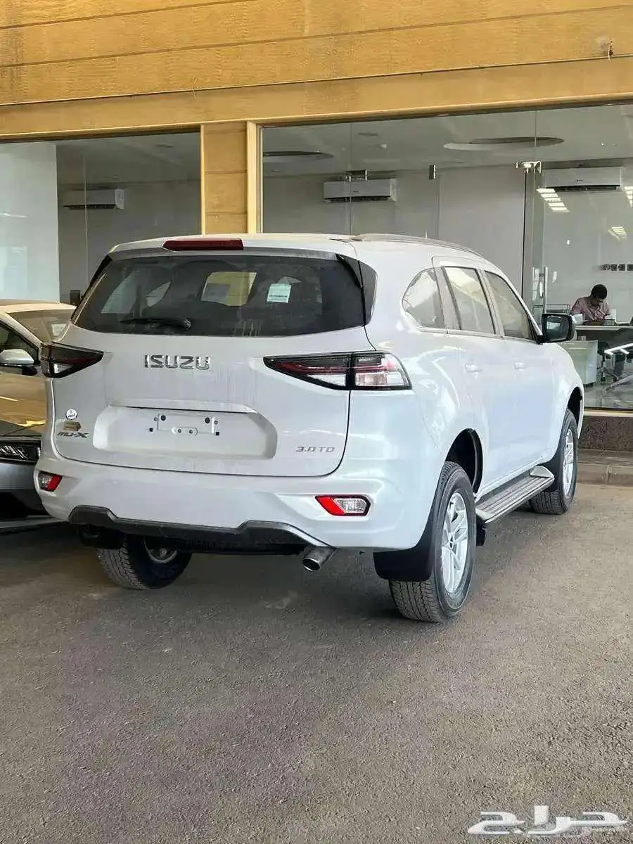 ايسوزو MUX فل كامل دبل ديزل سعودي 2024بقسط 1850 لدى الحسن 3