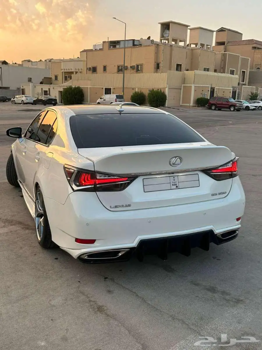 Lexus GS 350 10