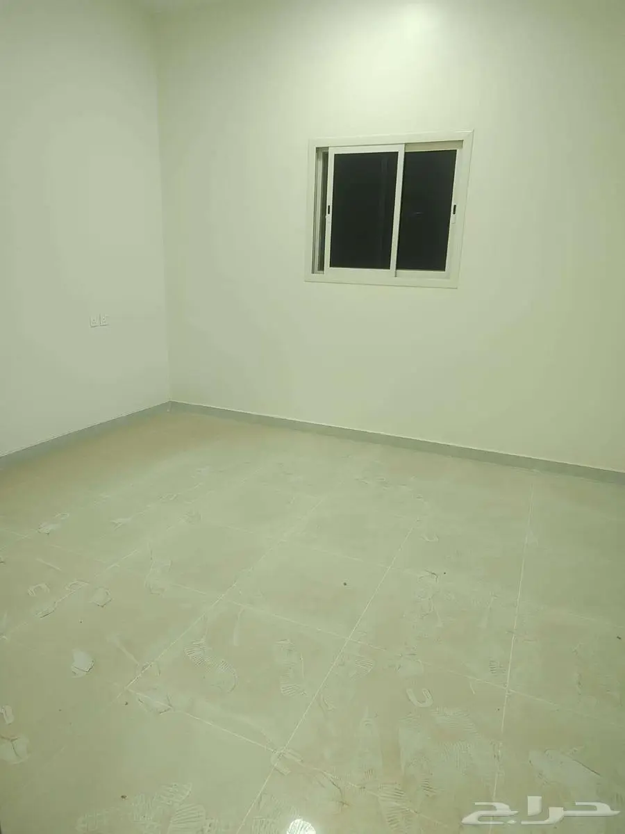 للإيجار دور أول (جديد) بحي الجنادريه 15