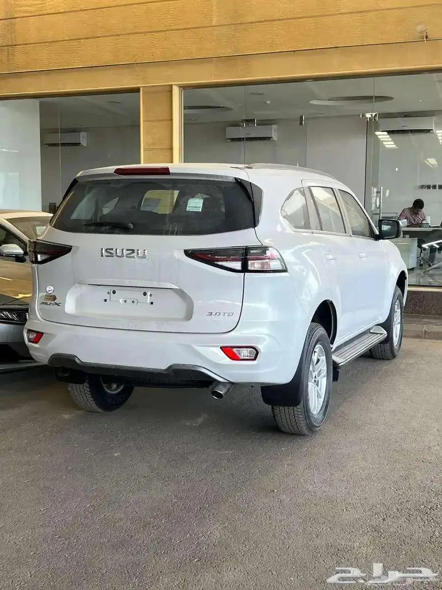 ايسوزو MUX فل كامل دبل ديزل سعودي 2024بقسط 1850 لدى الحسن 3