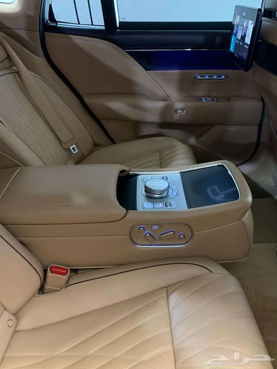 جنسس G90 2023 24