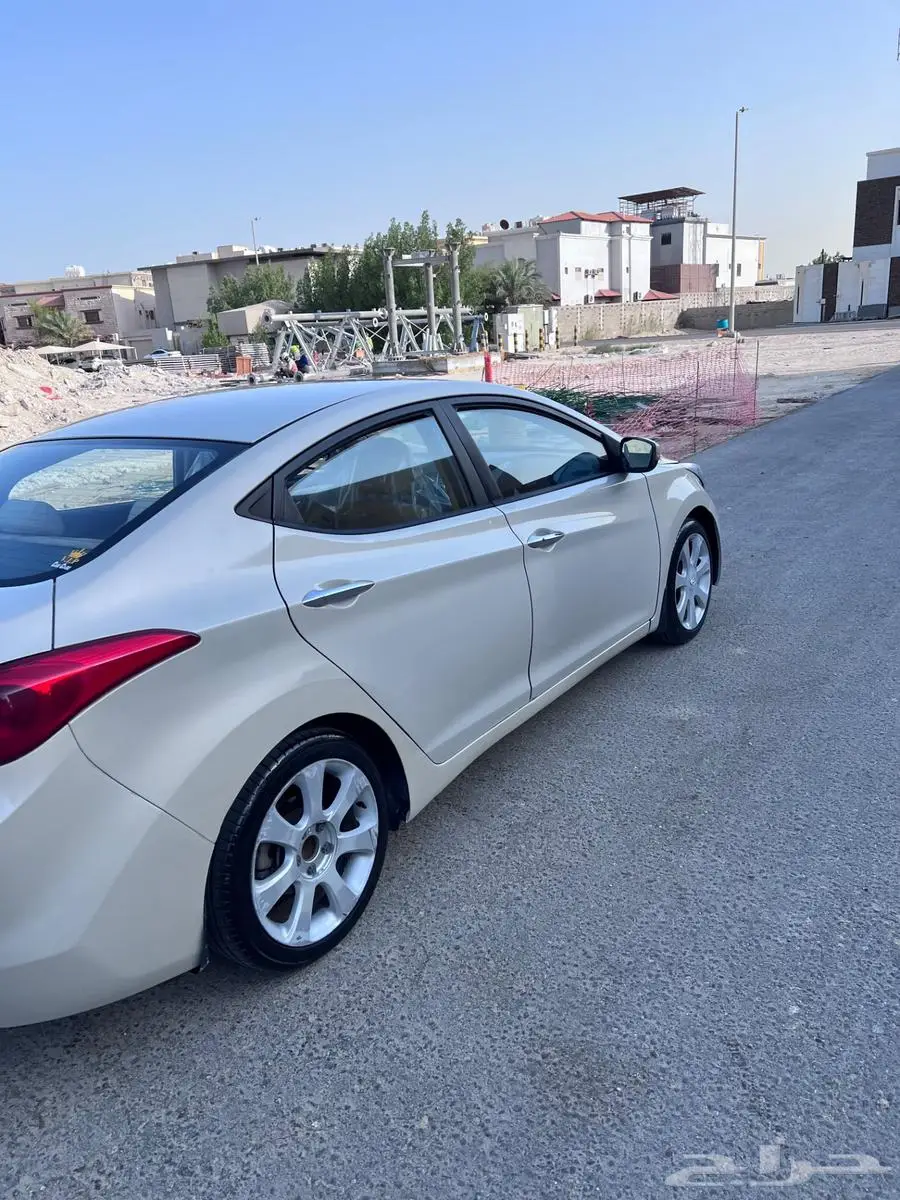 هيوانداي ألنترا 2014 12