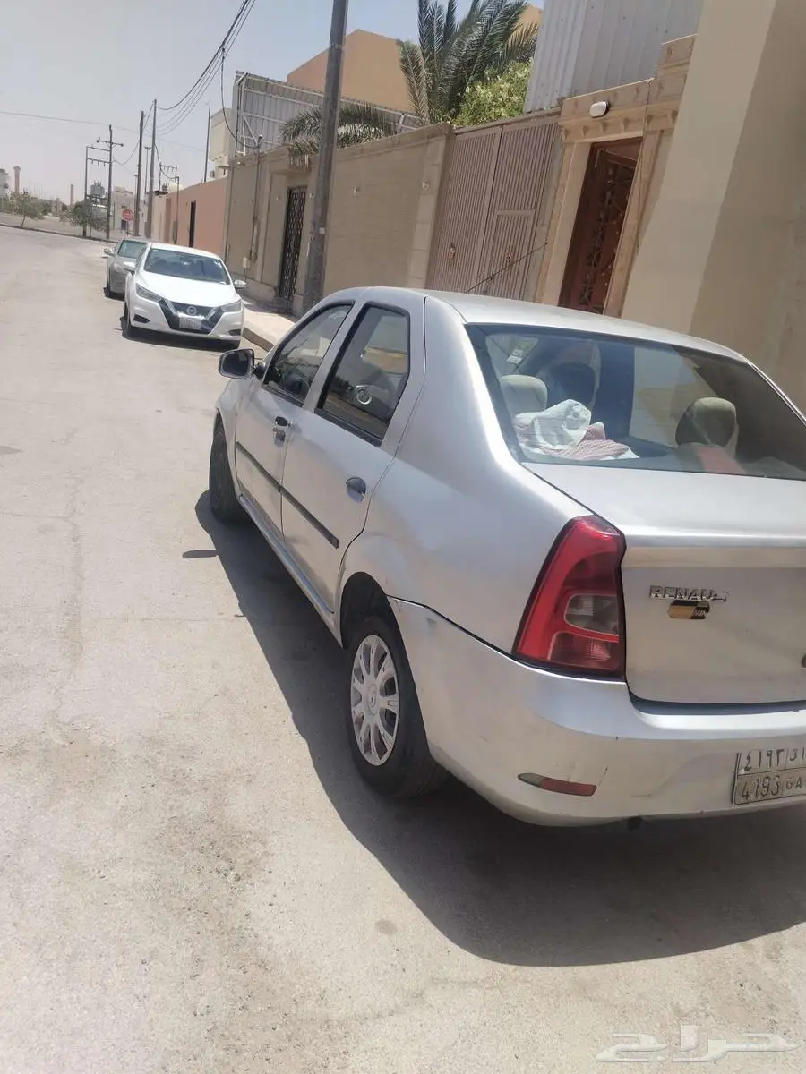 سيارة رينو لوجان اوتوماتيك 2013 3