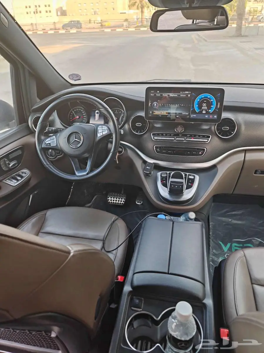 مرسيدس بنز V 250 موديل 2019 خليجي  الصيانه في الوكاله. 2
