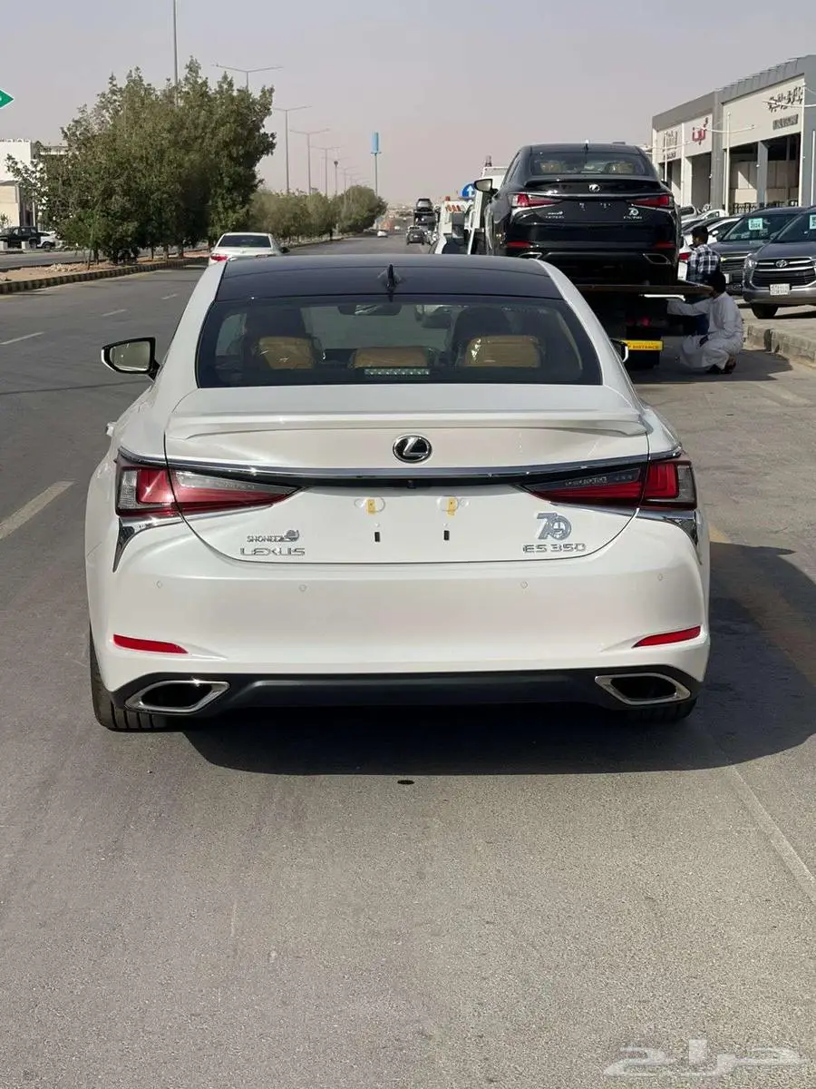 لكزس ES350 DD كويتى 2025 لمبيعات الكاش والبنوك 3