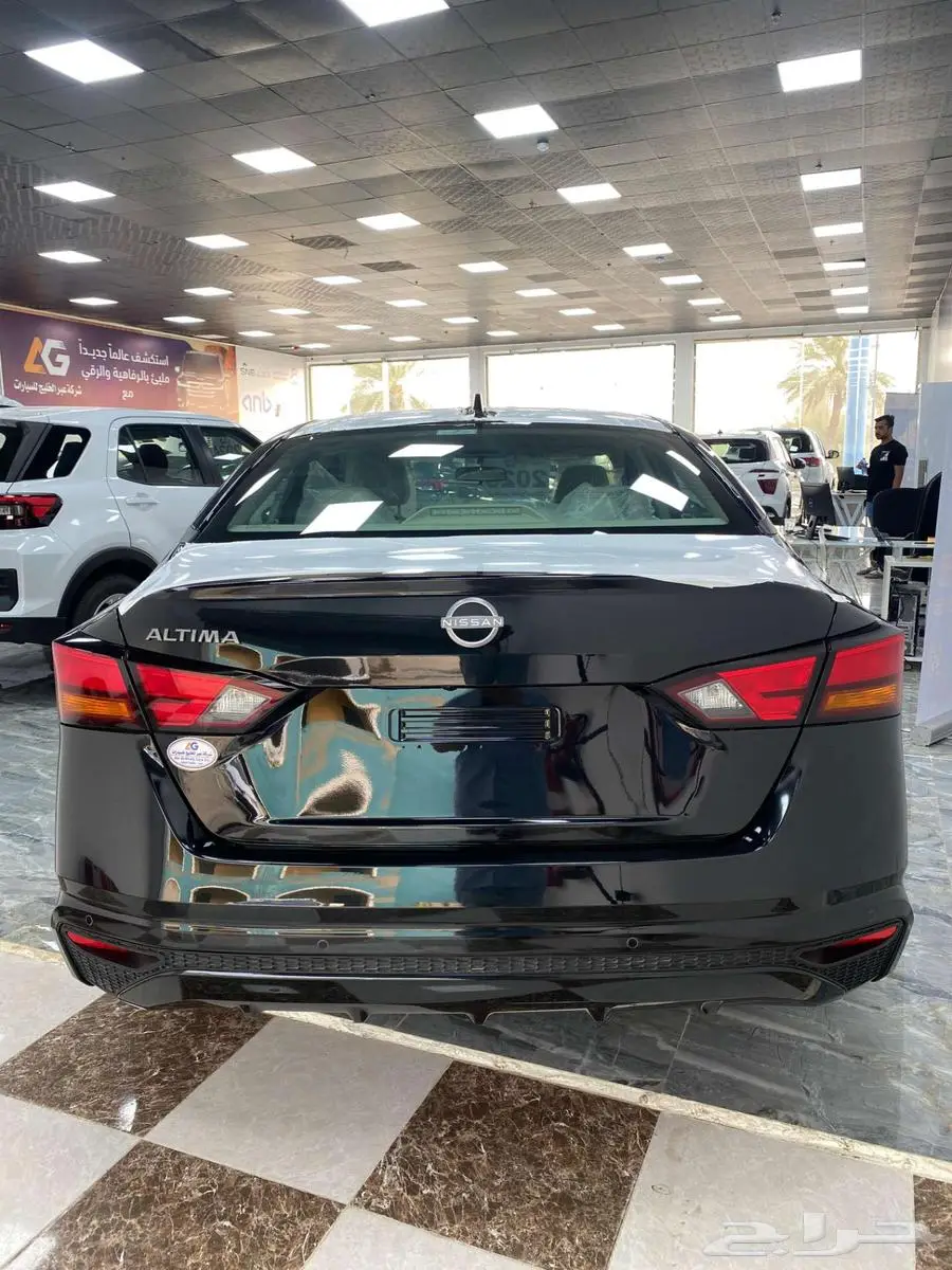 نيسان التيما S استاندر 2025 اسود 3