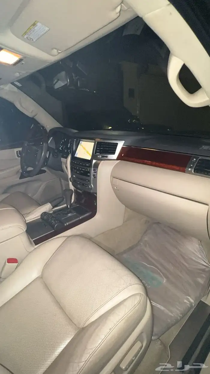 لكزس 570 LX مخزن 19