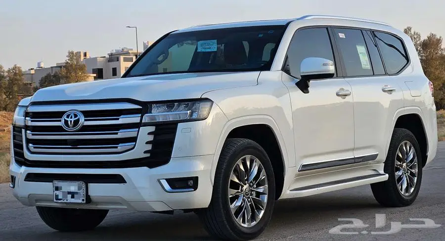 تايوتا لاندكروزر ديزل 2023سعودي رقم3 10