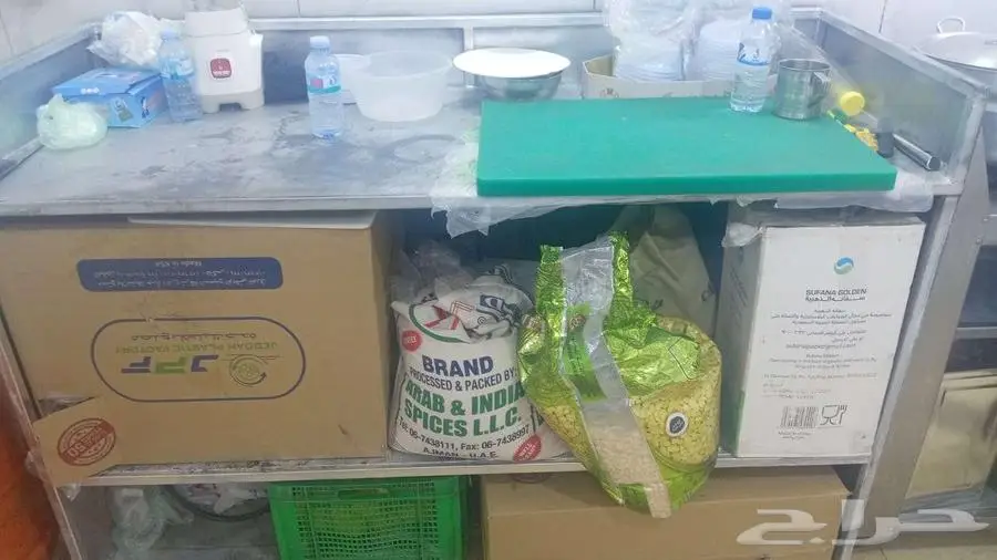 ثلاجة واسطوانة غاز وعجانه مطاعم 1