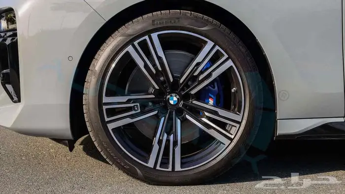 2024 BMW 760i XDRIVE LUXURY 4.4L V8 GCC 38
