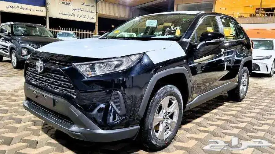 تويوتا راف فور ال اى بنزين 2025 سعودى اسود 3