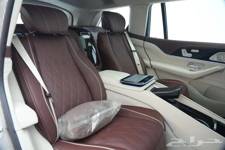 مرسيدس مايباخ GLS 600 موديل 2025 أصفار خليجي أخضر ذهبي 15