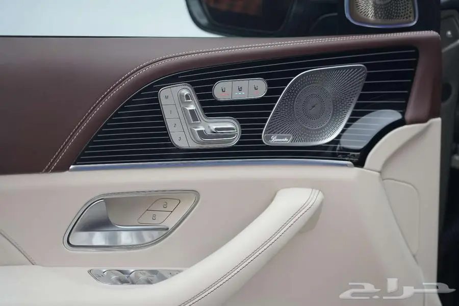 مرسيدس مايباخ GLS 600 موديل 2025 أصفار خليجي أخضر ذهبي 11