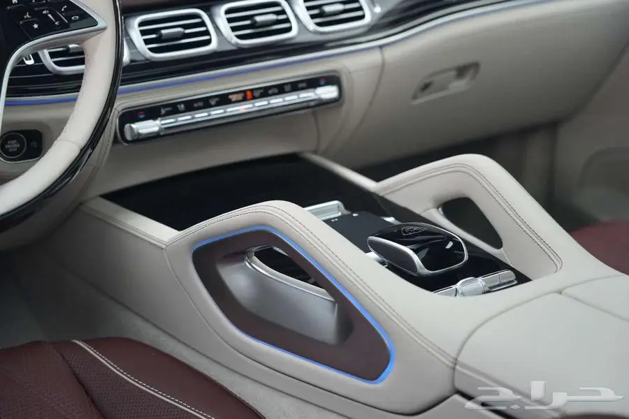 مرسيدس مايباخ GLS 600 موديل 2025 أصفار خليجي أخضر ذهبي 10