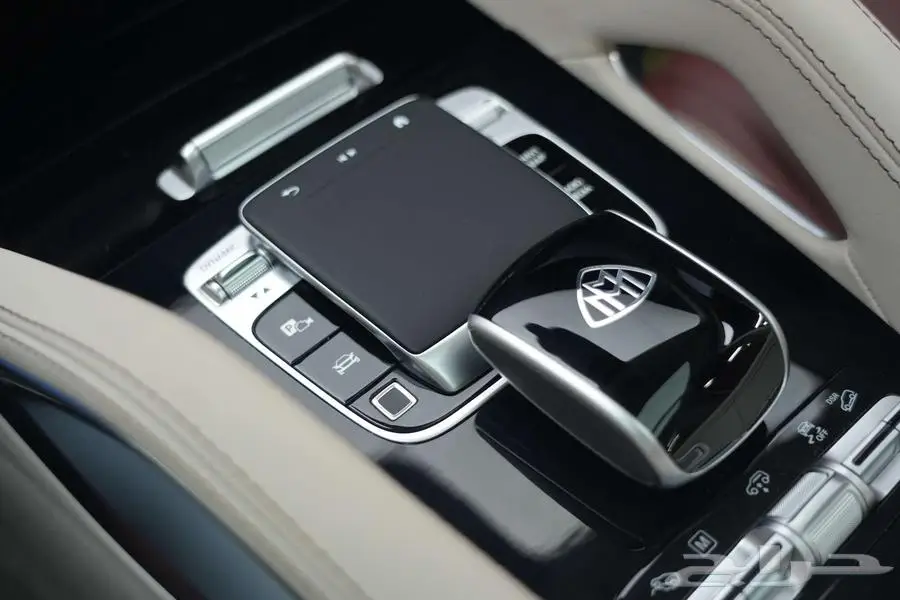 مرسيدس مايباخ GLS 600 موديل 2025 أصفار خليجي أخضر ذهبي 7