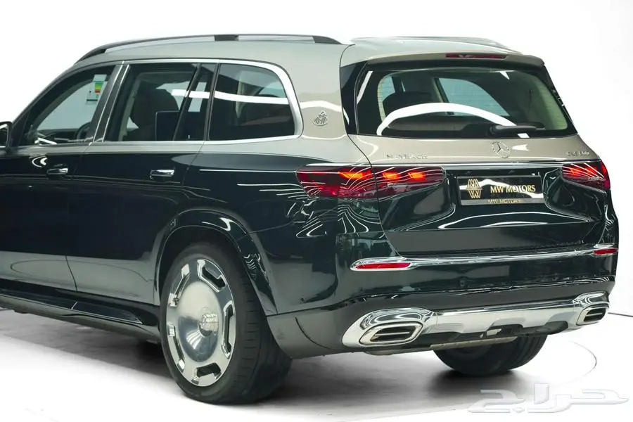 مرسيدس مايباخ GLS 600 موديل 2025 أصفار خليجي أخضر ذهبي 5