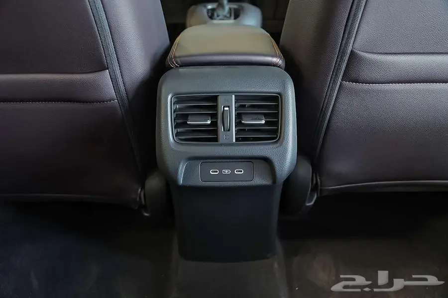 هوندا ZR-V EX 2024 أناقة التصميم 10