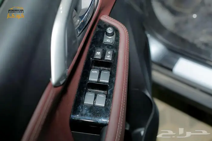 تويوتا اوربان كروزر GLX 2025 32