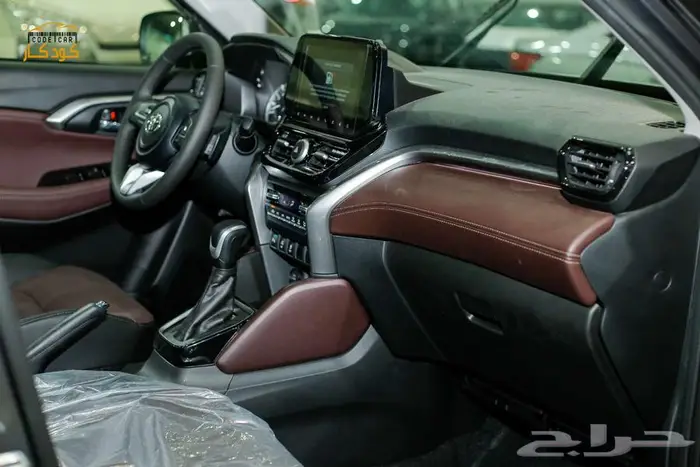 تويوتا اوربان كروزر GLX 2025 24